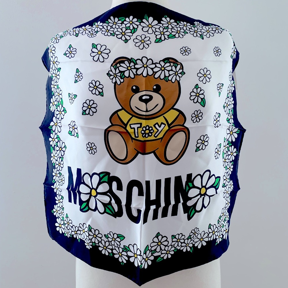 NWT Moschino Toy Teddy Bear Daisy Silk Square Scarf